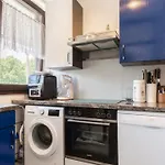 A Neat Cozy Apartment In Cologne