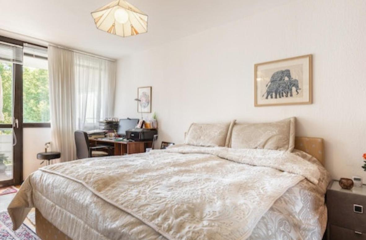 A Neat Cozy In *