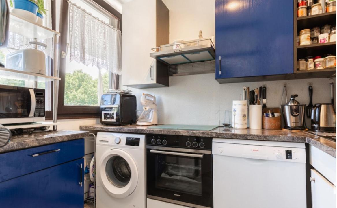 A Neat Cozy In Appartement *
